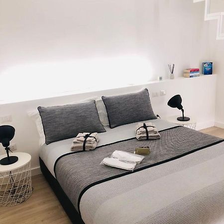 Apartment Vsg25 Nel Centro Di Cagliari Zewnętrze zdjęcie