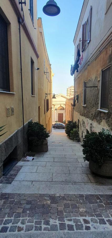 Apartment Vsg25 Nel Centro Di Cagliari Zewnętrze zdjęcie